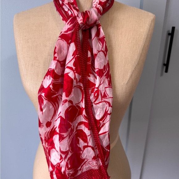 Oscar de la Renta Red and White Floral Scarf - Picture 3 of 6